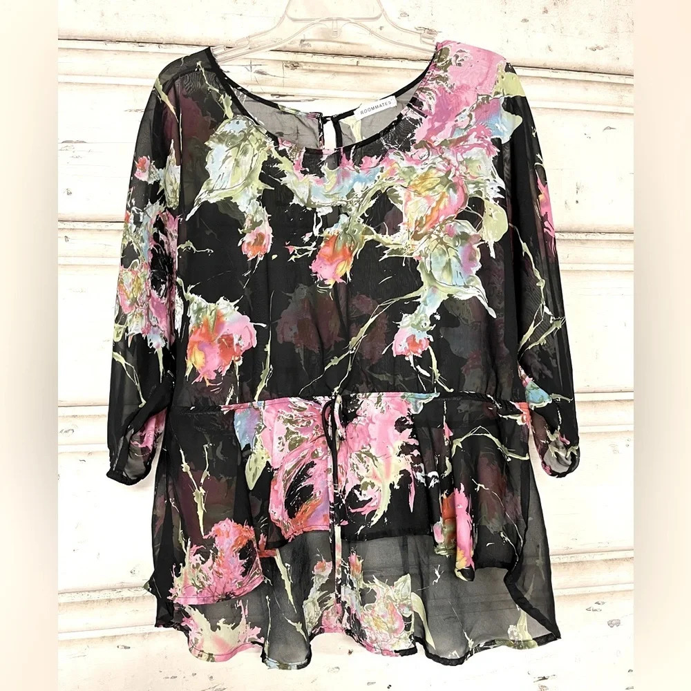 Roommates Sheer Floral top, short sleeves, gathered waist, high/low, likely XL